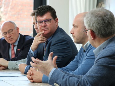 Minister Tommelein maakt kennis met Zuid-West-Vlaamse renovatiedynamiek